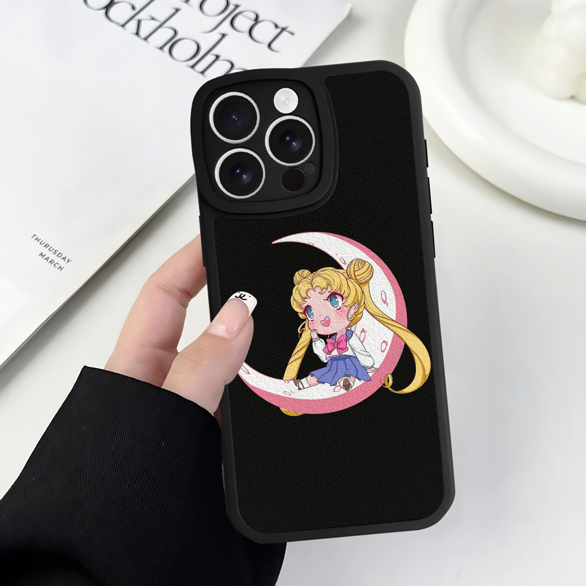 （画像用） 美少女戦士セーラームーン 愛野 美奈子 あいの みなこ Sailor Moon Aino Minako 【iPhone 16シリーズ対応】シリコンスマホケース（レザー調） 材質：シリコン